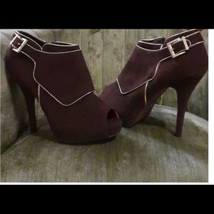 NIB Anne Michelle Verdict Open Toe Boottie